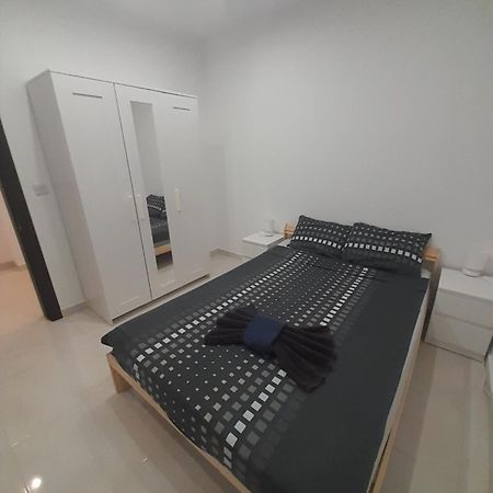 Modern 3Br Stylish Apartment With Large Balcony - Close To St Julians And St Georges Bay Is-Swieqi Dış mekan fotoğraf